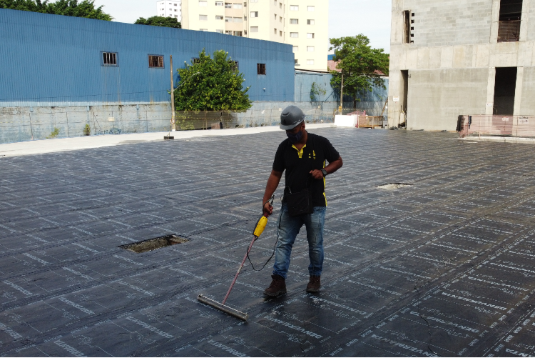 ELETROSTÁTICO REALIZADO EM RAMPA DE VEICULOS